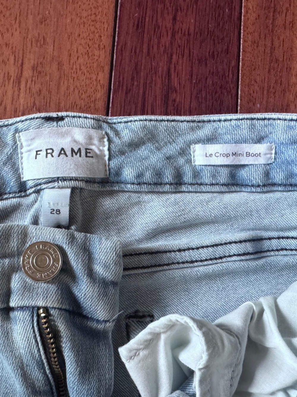 Frame le Crop Mini Boot - Picture 3 of 3